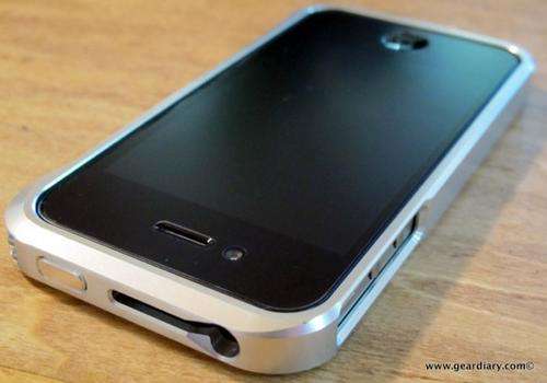 VAPOR Element Aluminum Bumper for iPhone 4 with a Carbon Fiber Backplate (Silver)