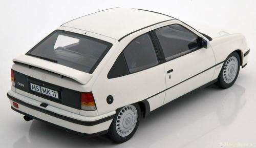 Opel Kadett GSi 1/18 scale model
