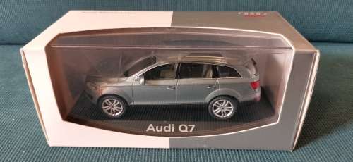 Audi Q7 scale model