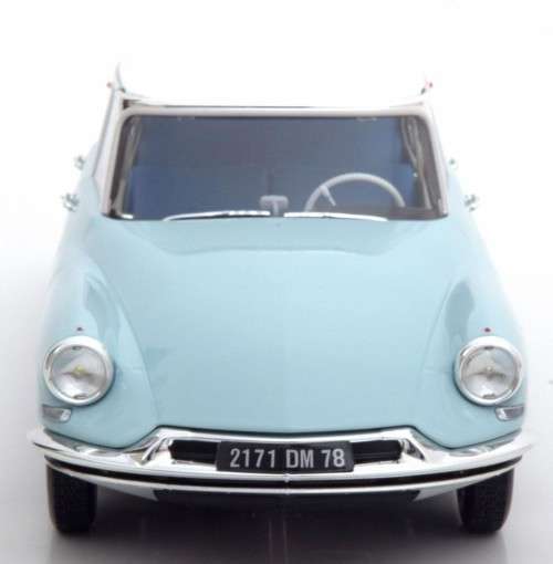 Citroen DS19 1/18 scale model