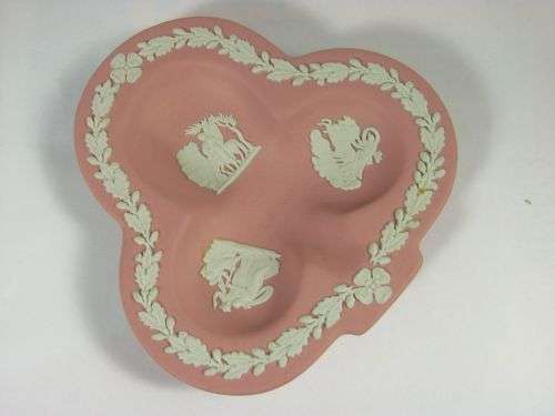 WEDGWOOD:  Pretty Pink Tri-lobed Pin Dish!