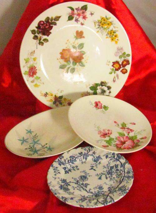BEAUTIFULLY VINTAGE LOT OF 4 ASSORTED PLATES