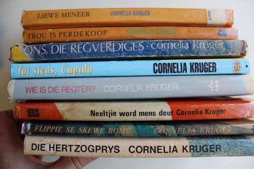 8 x Cornelia Kruger hardeband boeke