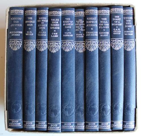 Boxed set of 10 classic books in splendid condition