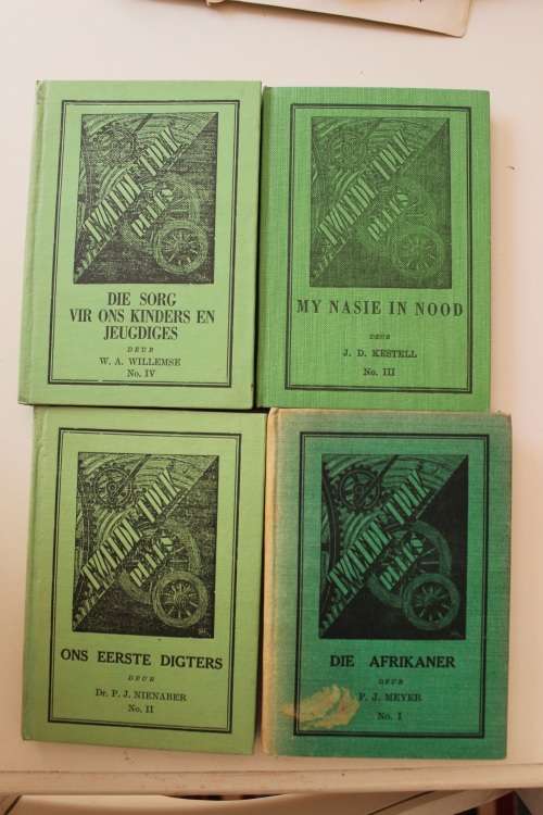24 x Tweede Trek reeks hardeband boeke