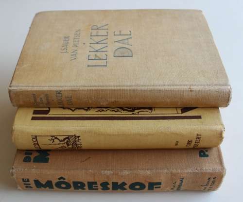 3 x Africana boeke goeie tweedehandse toestand