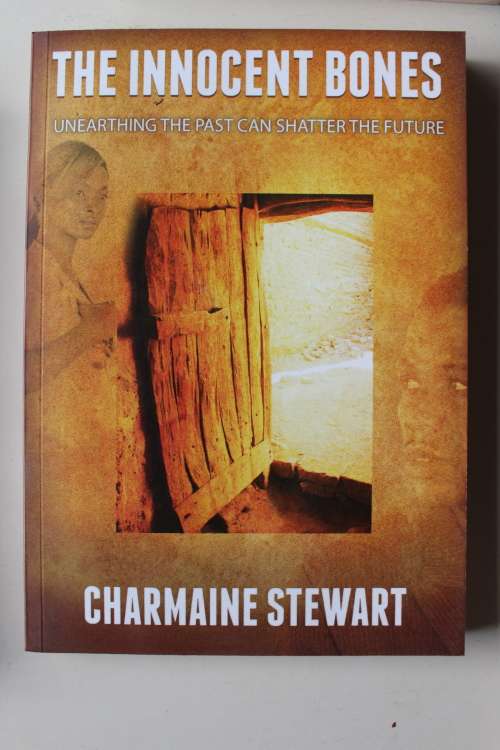 The innocent bones - Charmaine Stewart