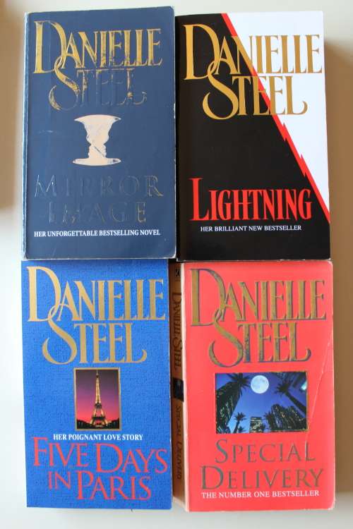 10 x Danielle Steel books