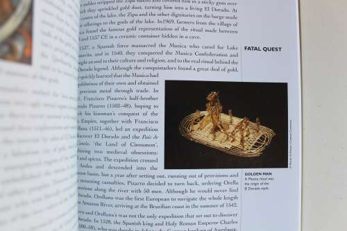 History`s Lost Treasures and the secrets behind them - Eric Chaline