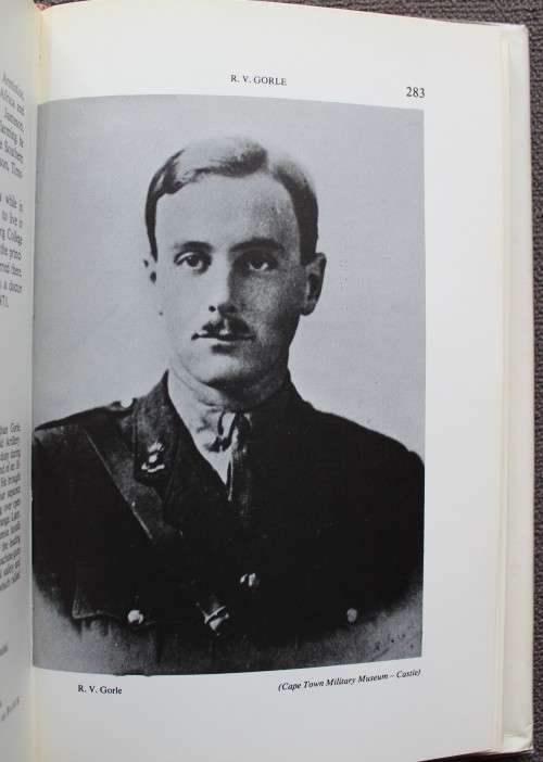 Valour - Ian Uys  - History of South Africa`s Victoria Cross Heroes
