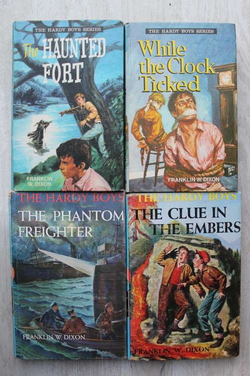 8 x Hardy Boys hardcovers in good secondhand condition