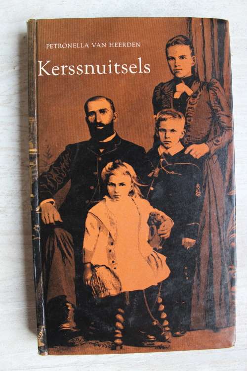 Kerssnuitsels / Petronella Van Heerden