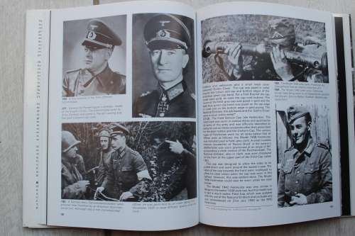 German Army Uniforms and Insignia 1933-1945 - Brian L. Davis