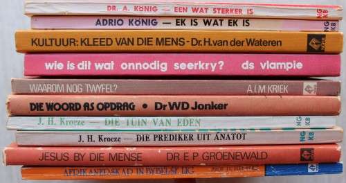 10 x NGKB publikasies in goeie toestand.