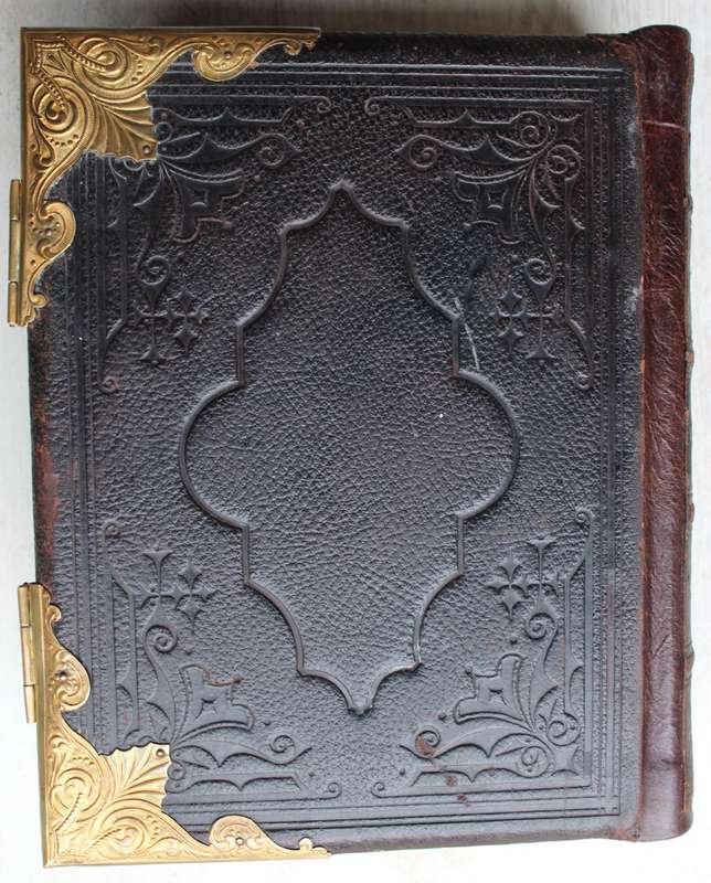1851 - Illustrated National Holy Bible with Commentaries of Scott & Henry