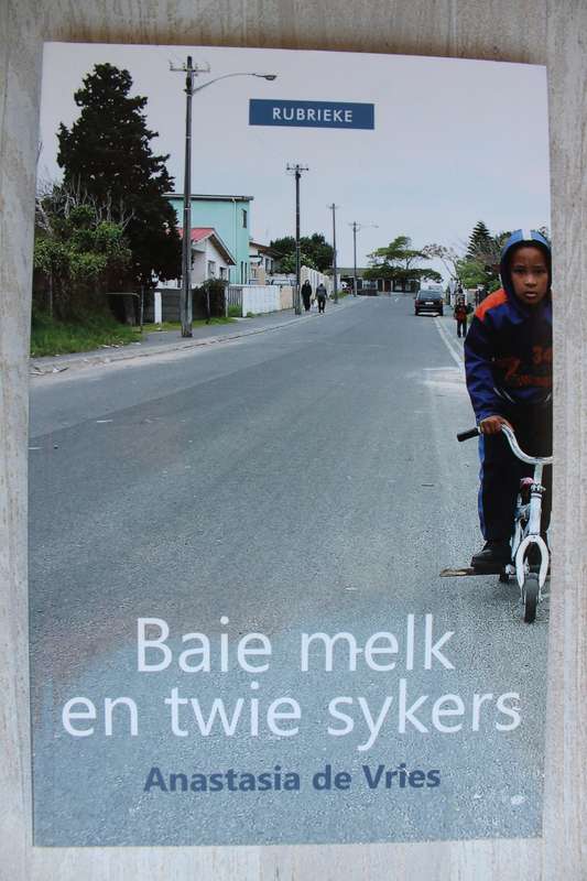 Baie melk en twie sykers / Anastasia de Vries