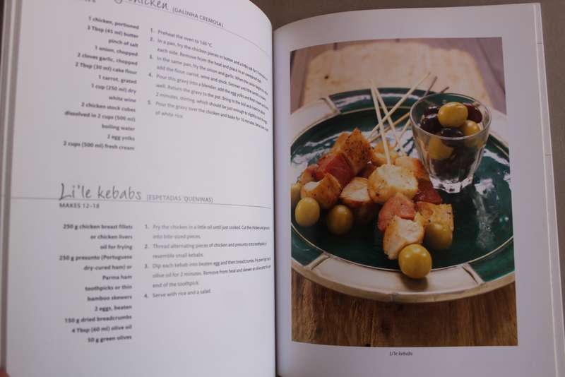Em Casa - A Portuguese Family`s Favourite Recipes -   Marco de Andrade