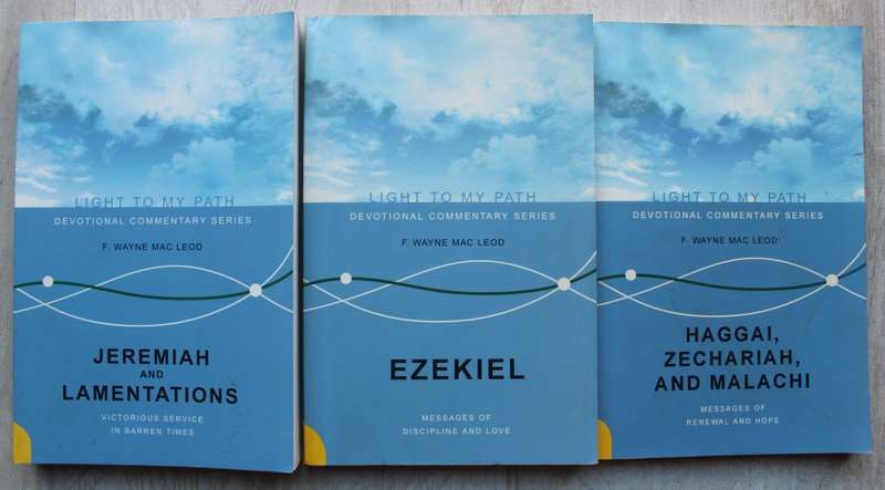 Devotional Commentary Series - 6 volumes