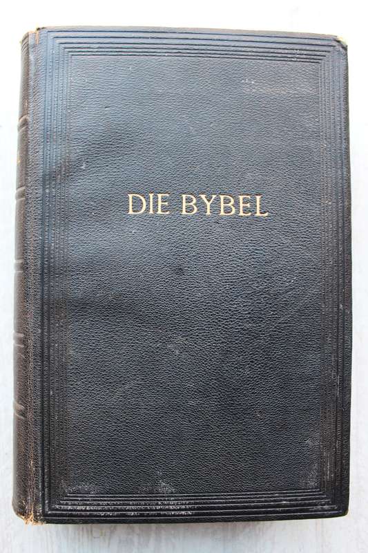 DIE AFRIKAANSE FAMILIEBYBEL - uitgegee in 1953 - GOEIE TOESTAND - BYBEL