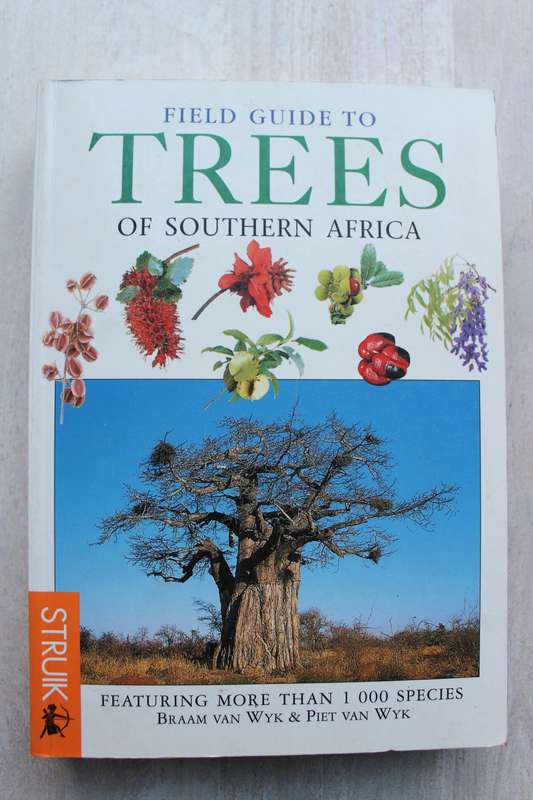 Field guide to Treess of South Africa - Van Wyk