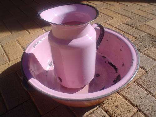 Pink enamel pitcher jug & basin skottel waterkan