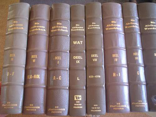 9 volumes in leer: Woordeboek van die Afrikaanse Taal