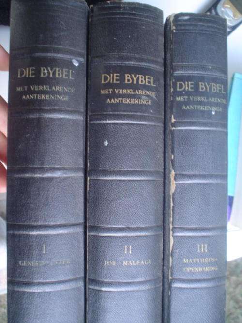 3 dele Die Bybel met verklarende aantekeninge