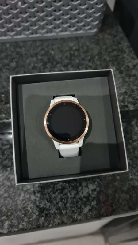 Vivoactive 4s - Rose and White