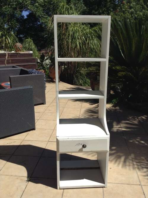 White 3 level one draw bookcase