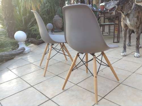 Funky  legs retro grey chair