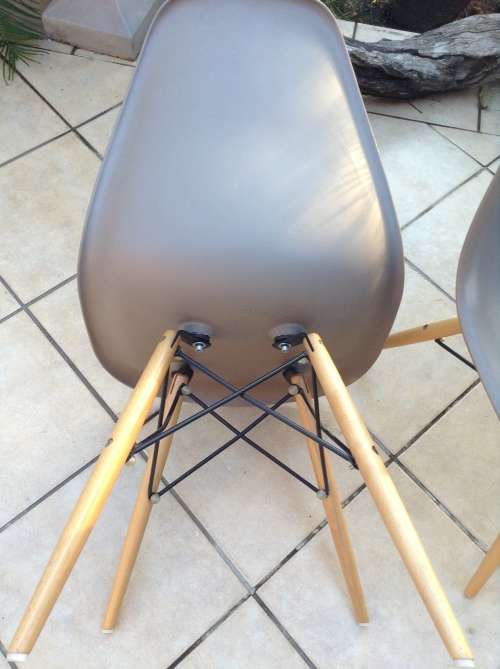 Funky  legs retro grey chair
