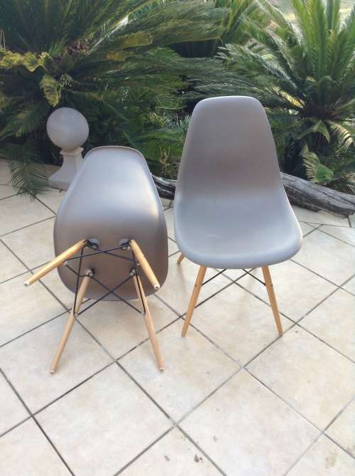 Funky  legs retro grey chair