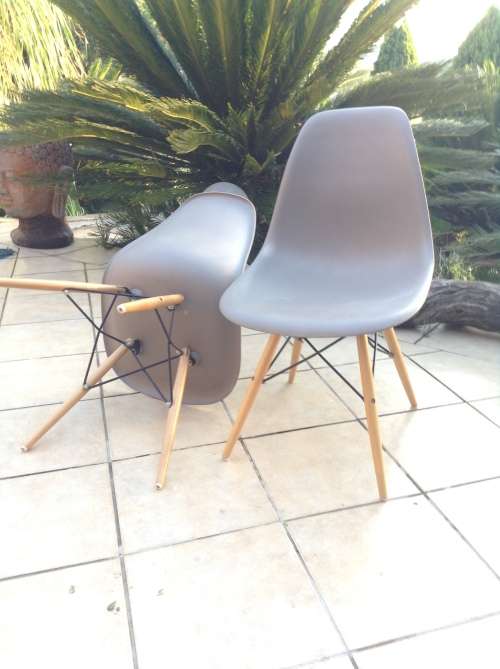 Funky  legs retro grey chair