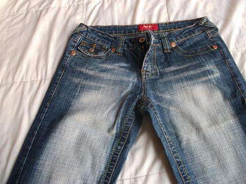 GORGEOUS FLATTERING LADIES 32 YELLOW STITCH TWISTED SEAM JEANS