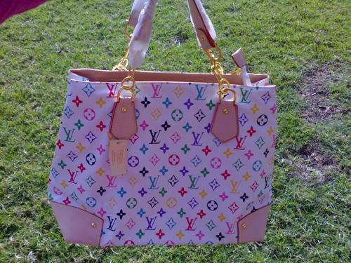Stunning New White with colourful symbols Ladies chain handle Handbag