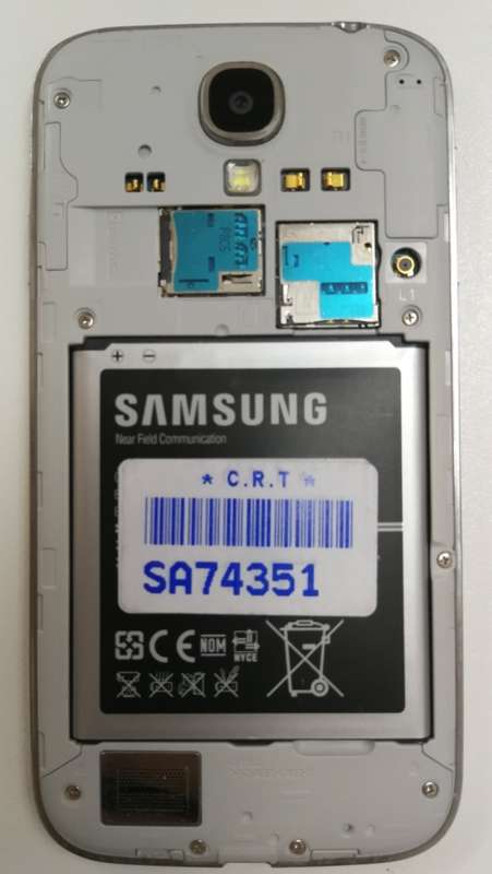 Samsung S4 with Charger. Absolutely beautiful condition!!