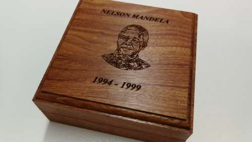 Mandela commemorative Medal - Signature Series