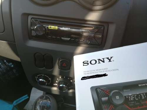 Sony CDX-G1201U Car Stereo Radio. Blue Backlight. Free Shipping Postnet to Postnet