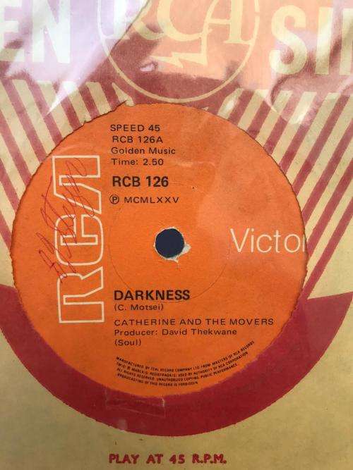 CATHERINE AND THE MOVERS (SCARCE) ~ DARKNESS / TEARDROPS [7 SINGLE 45]  (1975) SA Press VG+
