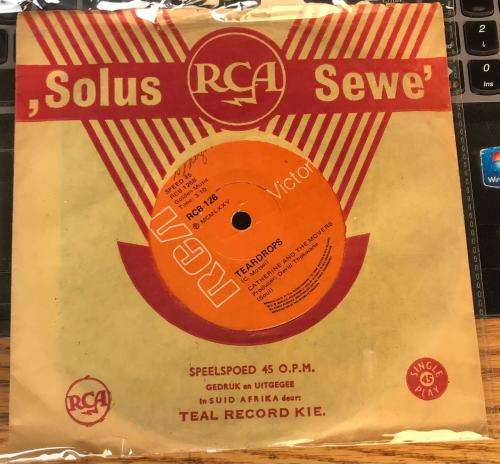 CATHERINE AND THE MOVERS (SCARCE) ~ DARKNESS / TEARDROPS [7 SINGLE 45]  (1975) SA Press VG+