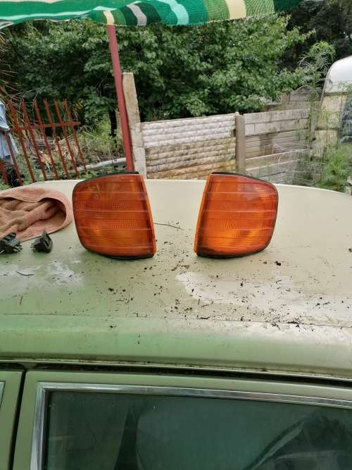 Mercedes Benz W126 Front corner idicators