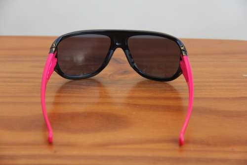 Oakley Correspondent Ladies Sunglasses - 009094-01. With Box, Case & Papers
