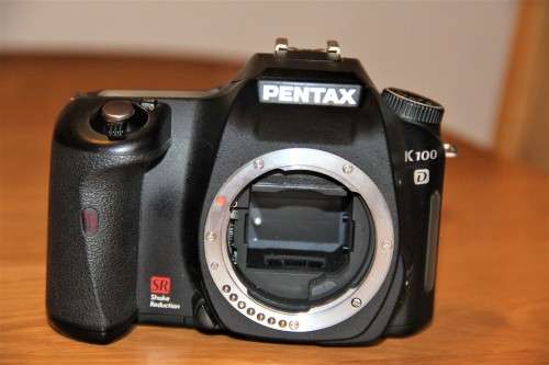 PENTAX K100D, LENSES AND FLASH ***FOR PARTS OR REPAIR - PLEASE READ DESCRIPTION***