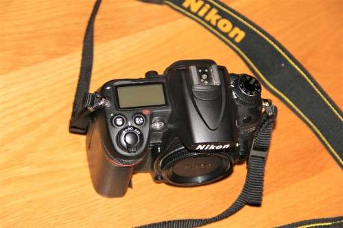 NIKON D7000 DSLR BODY IN EXCELLENT CONDITION