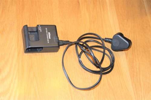 NIKON D7000 DSLR BODY IN EXCELLENT CONDITION