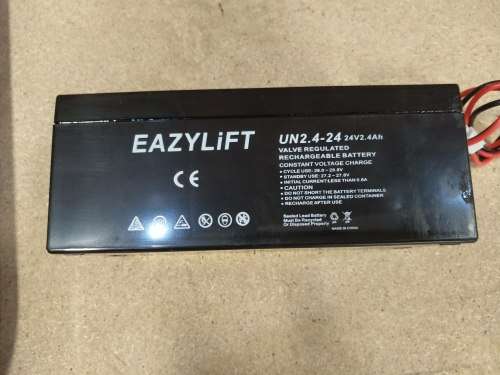 Garage door opener (1xMotor & 2xRemotes + 1x Backup Battery)