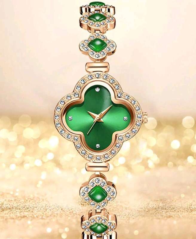 1pc Fashion Four Leaf Grass Clover Bracelet Quartz Watch Women`s Watch