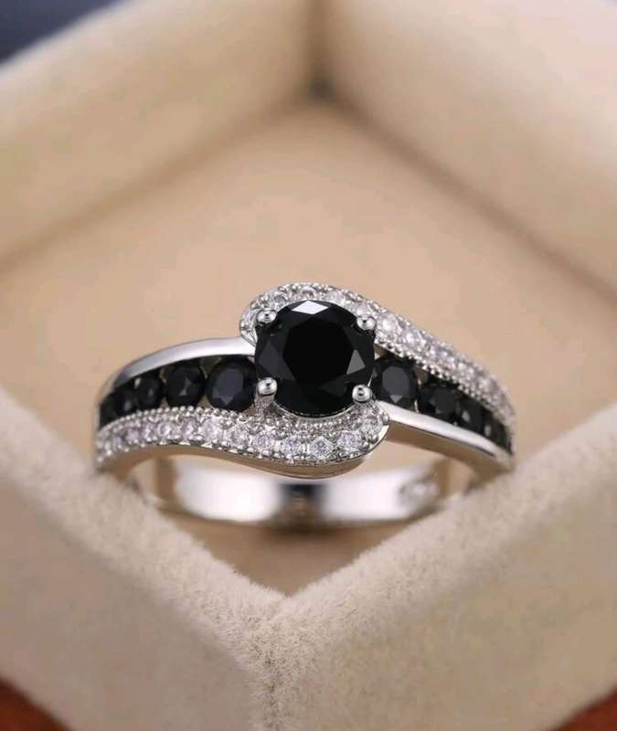 Black Stone Women Wedding Ring Dazzling Crystal Cubic Zirconia Delicate Gift Top Quality Female Clas