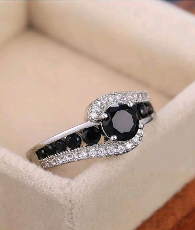 Black Stone Women Wedding Ring Dazzling Crystal Cubic Zirconia Delicate Gift Top Quality Female Clas