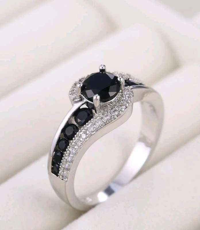 Black Stone Women Wedding Ring Dazzling Crystal Cubic Zirconia Delicate Gift Top Quality Female Clas